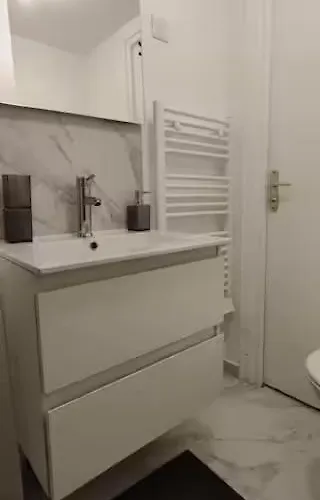 Charming With Terrace In Roubaix